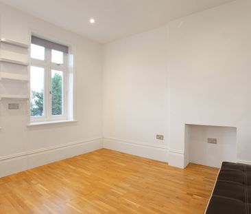 Monument Green, Weybridge, KT13 flat to rent - Photo 2