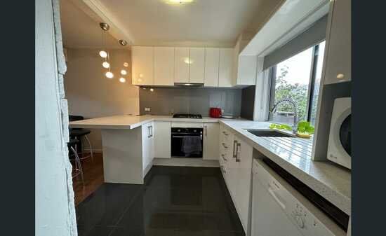 Contemporary boutique living by the bay! - Photo 1