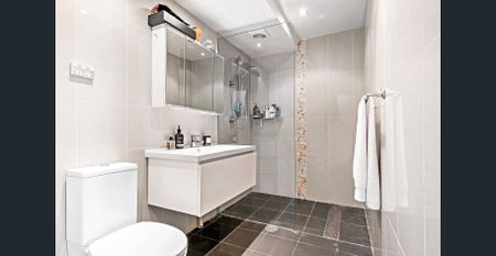 Spacious Two Bedroom! - Photo 3