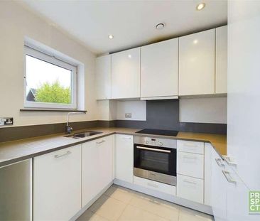 Lindisfarne Way, Reading, Berkshire, RG2 - Photo 4