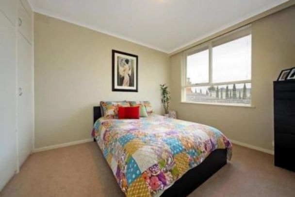 Spacious 3 bedroom apartment! - Photo 1