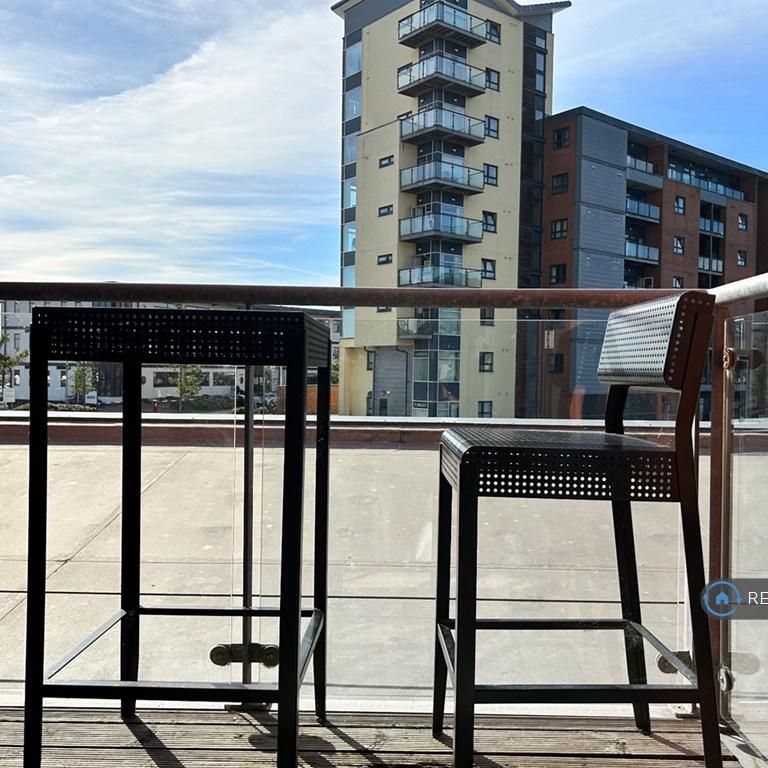 2 bedroom flat to rent - Photo 1