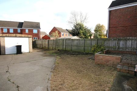 3 bedroom semi-detached house to rent - Photo 5