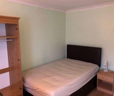 Curtis Mead, Portsmouth, Hampshire, PO2 - Photo 1