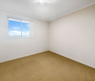 Family Home In The Heart Of Hamlyn Terrace - Photo 5