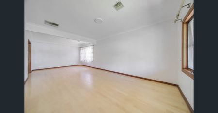 Stunning 4-Bedroom Family Home in Glenside - Photo 2