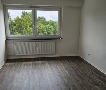Wohnen mit Hafenblick - Schöne 2-Zimmer Wohnung in der 11. Etage - Foto 1