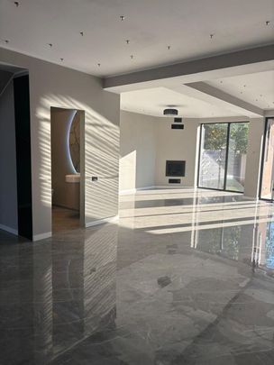 Vila smart-4cam-3bai-terasa-curte115mp-4parcari/15minAp.P... - Fotografie 1