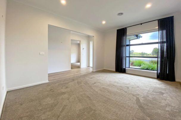 STUNNING FAMILY HOME - Photo 1