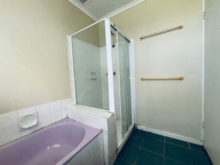 Great Family Home - Photo 3