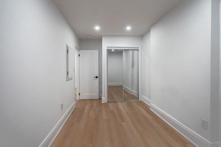 For Lease - 2555 Dundas Street Unit# Second Floor, Toronto, Ontario - Photo 3