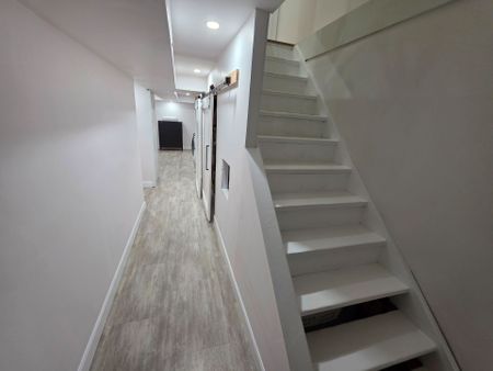 For Lease - 54 Shakespeare Crescent, Barrie, Ontario - Photo 4