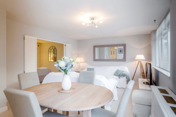 1 Bed Flat, Grosvenor Court, SW15 - Photo 1