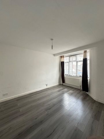 4 Bed Terraced House, Lorne Road, HA3 - Photo 3