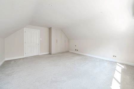 Camp Road, Gerrards Cross, Buckinghamshire,SL9 - Photo 3