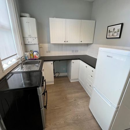 2 bedroom terraced house to rent - Photo 3