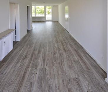 Komplett sanierte 3-Zimmer-Wohnung mit überdachtem Balkon in Taufki... - Photo 3