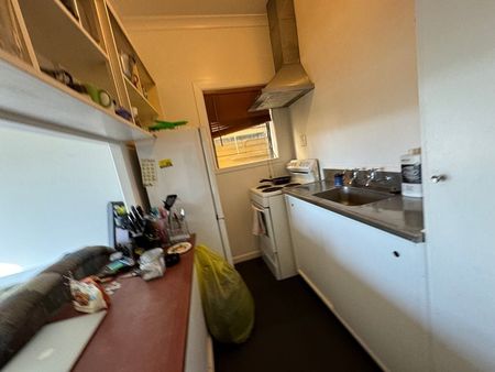 Beautiful 1 bedroom apartment in Mt VIC - Photo 2