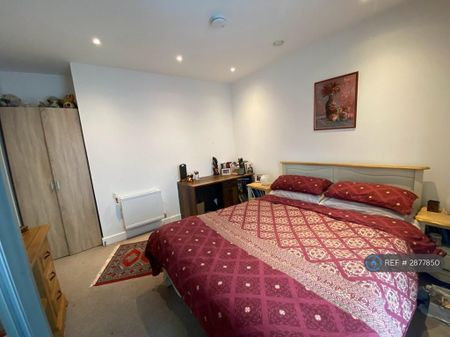 4 bedroom terraced house to rent - Photo 5