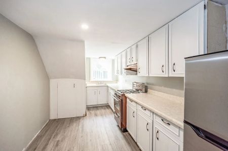 39 Westmount Blvd • Lower Unit, Brantford - Photo 2