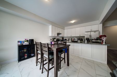 For Lease - 26 Federica Crescent, Wasaga Beach, Ontario - Photo 2