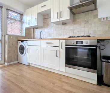 3 bedroom terraced house to rent - Photo 3