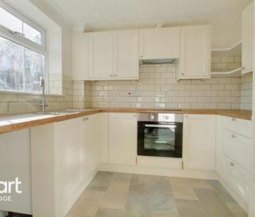 2 bedroom terraced house to rent - Photo 4