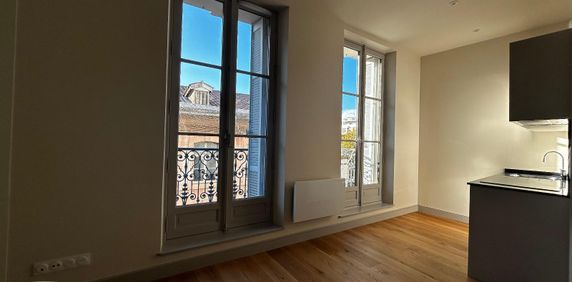Location Appartement 1 pièce 22m² MARSEILLE 1er - Photo 2