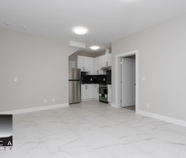 391 Catalina Crescent, Richmond (East Ground Level Suite) - Photo 4