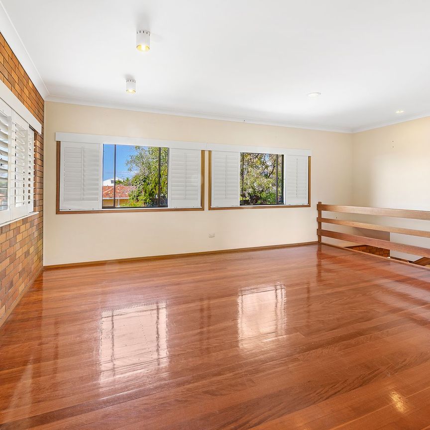 Charming Family Home - Southport - Photo 1