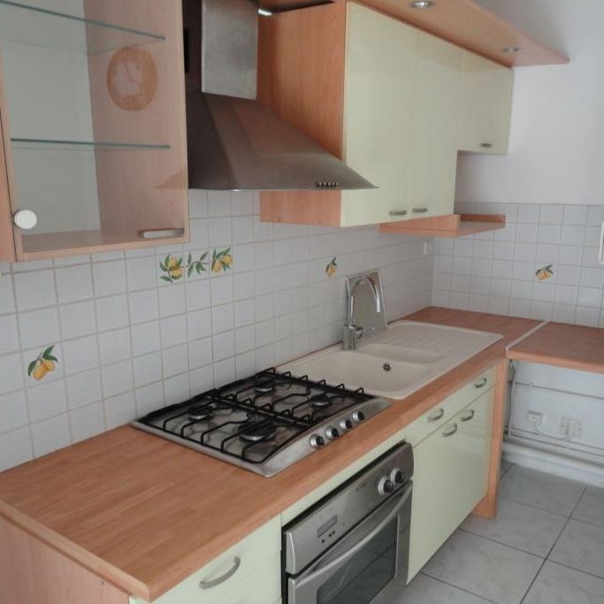 Location Appartement 1 pièce 33m² CARNOUX EN PROVENCE 13470 - Photo 1