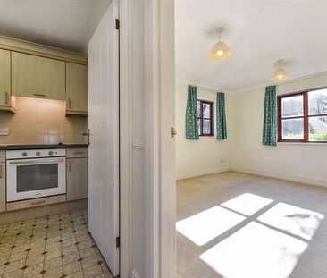 Woodlands Lane, Chichester, PO19 - Photo 5