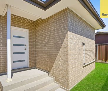 MODERN TWO BEDROOM GRANNY FLAT - Photo 1