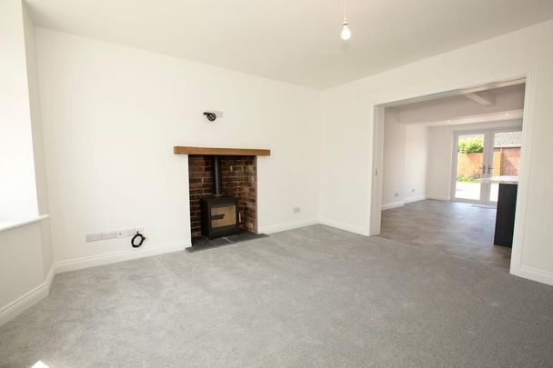 3 bedroom semi-detached house to rent - Photo 1
