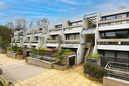 2 Bed Flat, Lulot Gardens, N19 - Photo 4