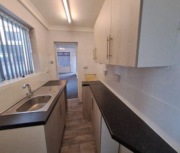 3 bedroom terraced house to rent - Photo 3