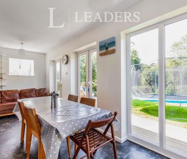 4 bedroom house to rent - Photo 2