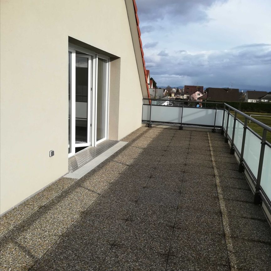 F5 en attique – Terrasse 40 m² – BBC - Photo 1