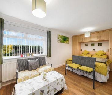 6 bedroom detached house to rent - Photo 4