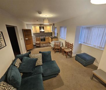 2 bedroom flat to rent - Photo 2