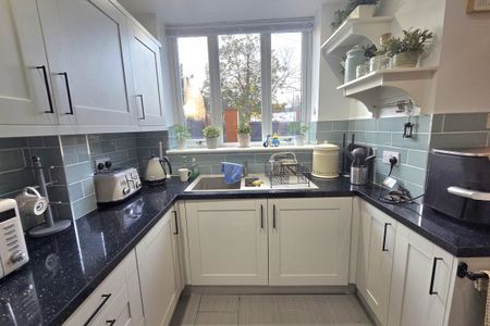 Landon Court - Photo 3