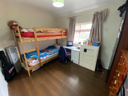 Miles Hill Avenue, Leeds - Photo 3