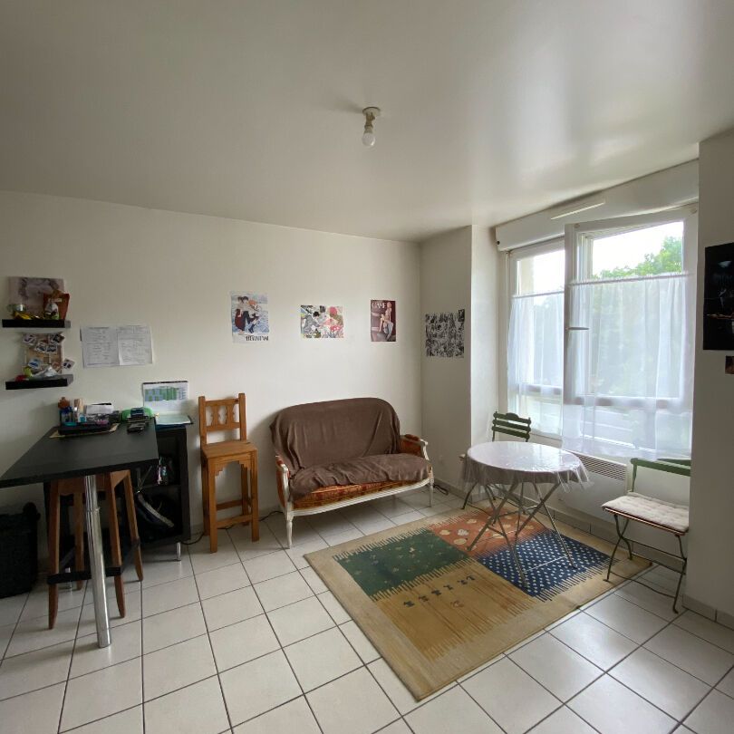 Location Appartement 2 pièces 34m² PETIT COURONNE 76650 - Photo 1