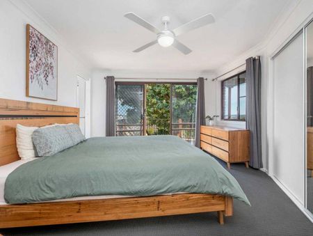 Stylish Beachside Living in Evans Head - Photo 4