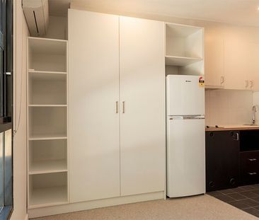 Refreshed Studio Apartment - Photo 3