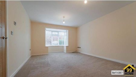 4 bed Detached in Fishers Drive Dickens Heath, Solihull, B90 1QH - Photo 2