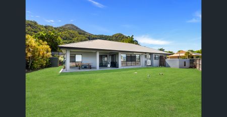 Renovated Four Bedroom Home with Office - Photo 3