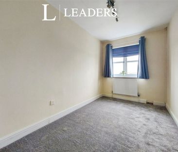 4 bedroom house to rent Hambro Avenue, Rayleigh, Essex, SS6 - Photo 4