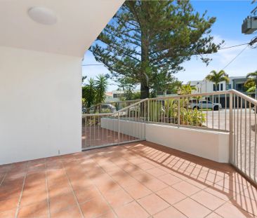 Coastal Charm Meets Convenience in the Heart of Miami - Photo 4