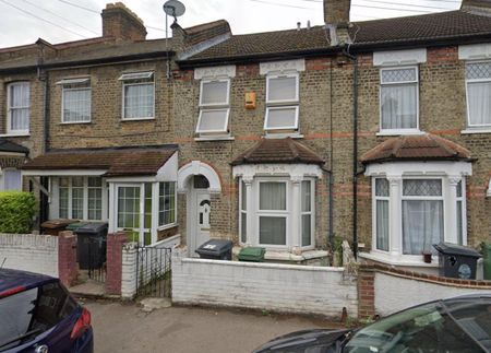 Bedsit, Claremont Road, E17 - Photo 5